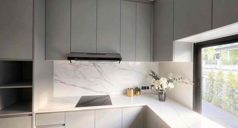 Villa en alquiler de 4 habitaciones en Bang Lamung, Chonburi