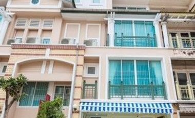 For rent 4 bedrooms house in Lat Phrao, Bangkok