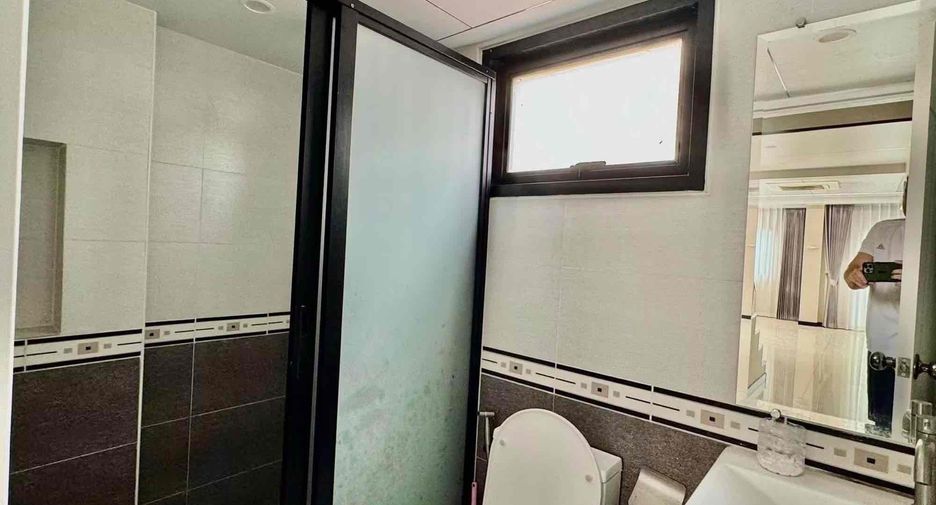 Villa en alquiler de 4 habitaciones en Bang Lamung, Chonburi