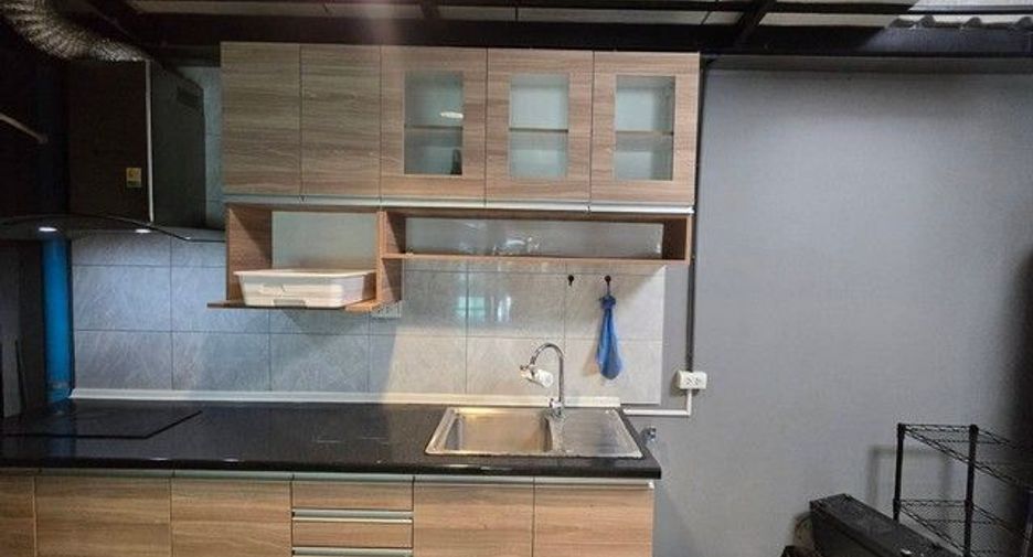For rent 3 bedrooms house in Chom Thong, Bangkok