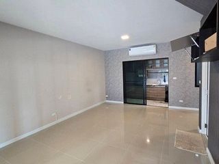 For rent 3 bedrooms house in Chom Thong, Bangkok
