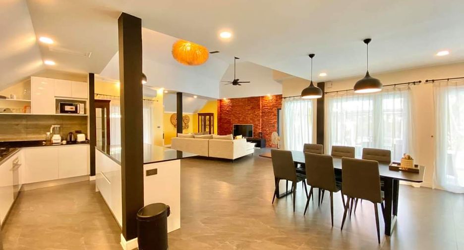 For sale 3 bedrooms villa in Jomtien, Pattaya