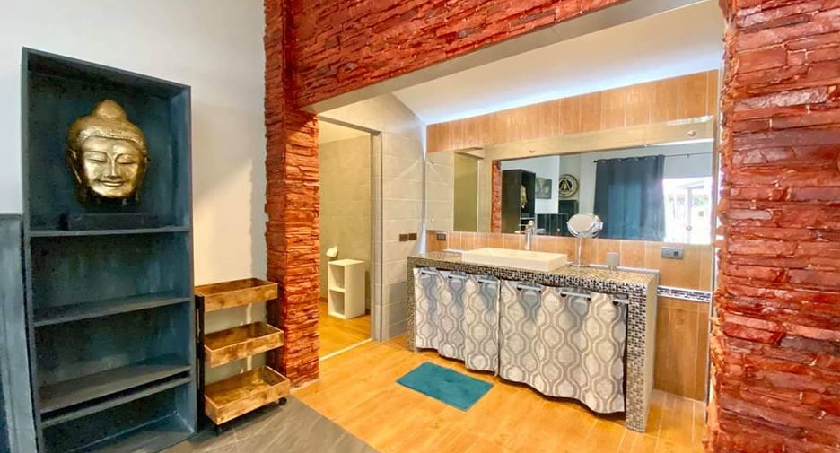 For sale 3 bedrooms villa in Jomtien, Pattaya