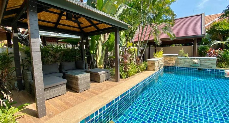 For sale 3 bedrooms villa in Jomtien, Pattaya