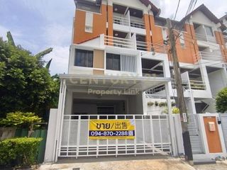 For sale 5 bedrooms townhouse in Din Daeng, Bangkok