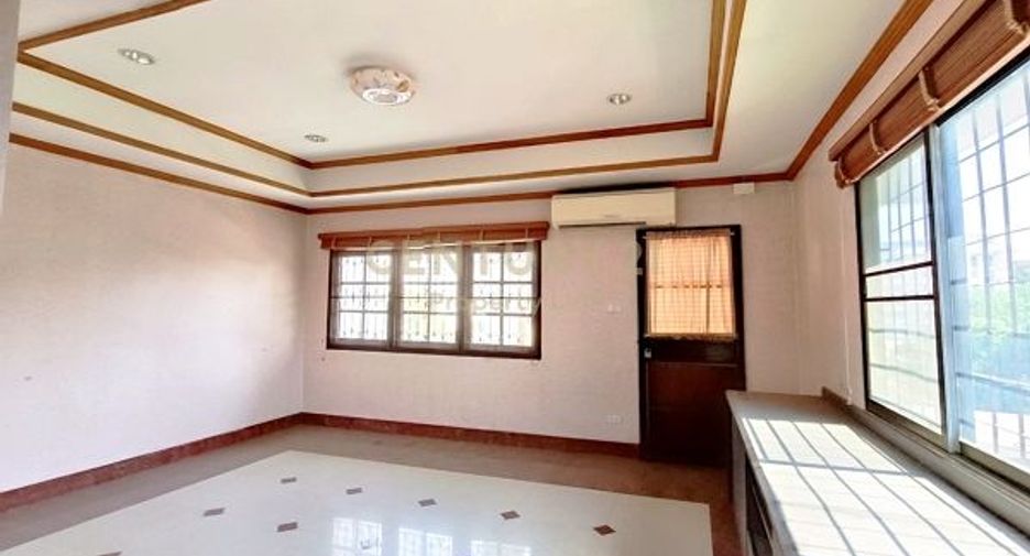 For sale 5 bedrooms townhouse in Din Daeng, Bangkok