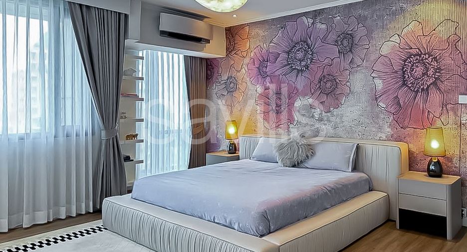 For rent 4 bedrooms condo in Sathon, Bangkok