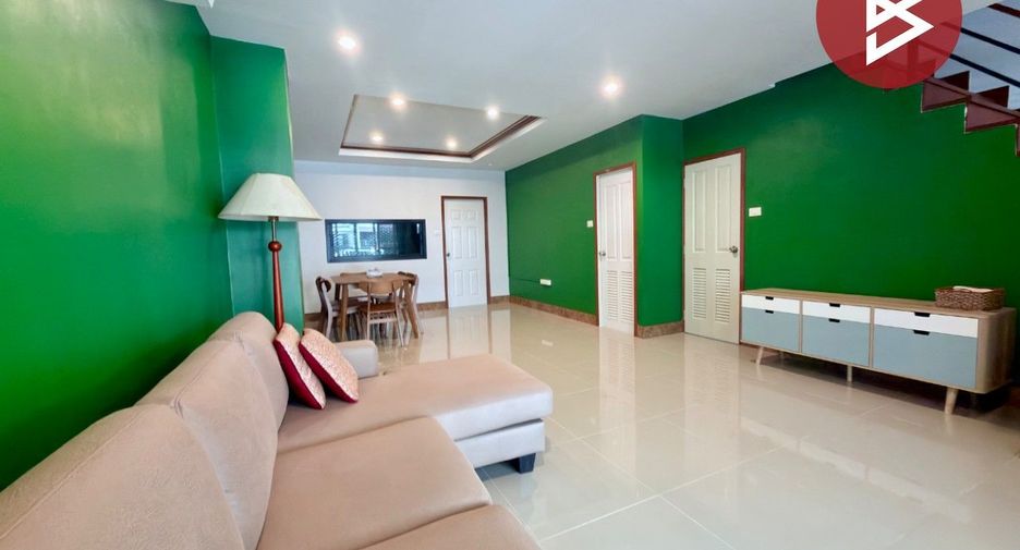 For sale 3 ベッドルーム townhouse in Mueang Chon Buri, Chonburi