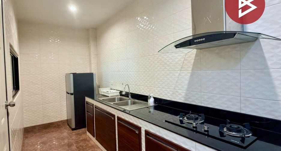 For sale 3 ベッドルーム townhouse in Mueang Chon Buri, Chonburi