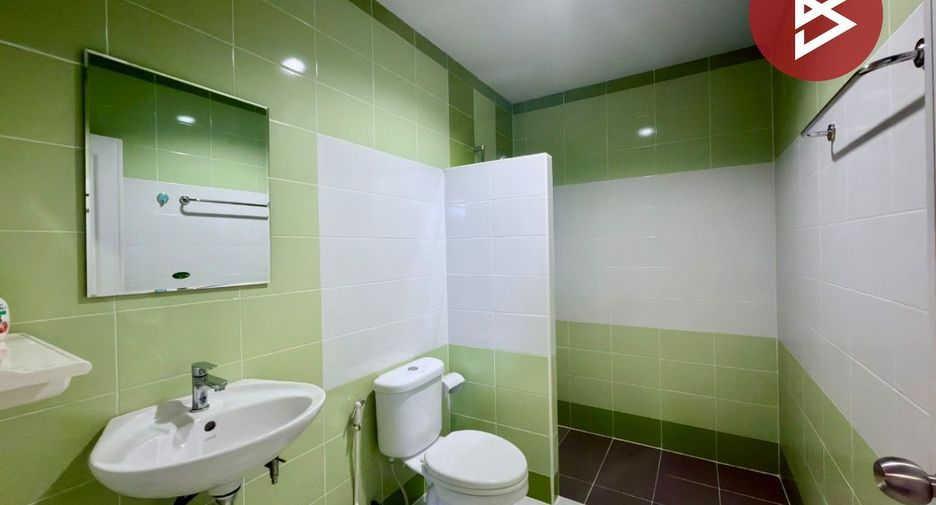 For sale 3 ベッドルーム townhouse in Mueang Chon Buri, Chonburi