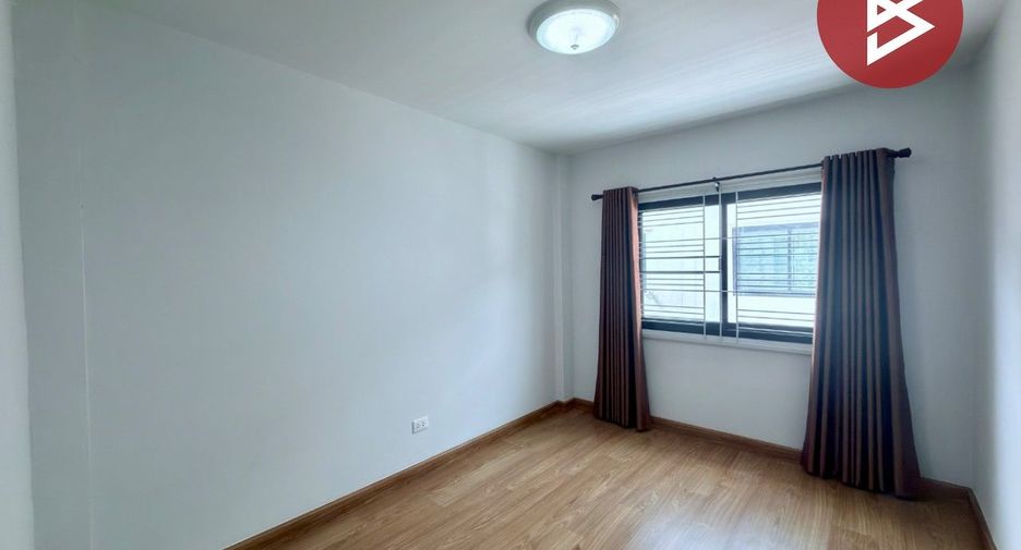 For sale 3 ベッドルーム townhouse in Mueang Chon Buri, Chonburi