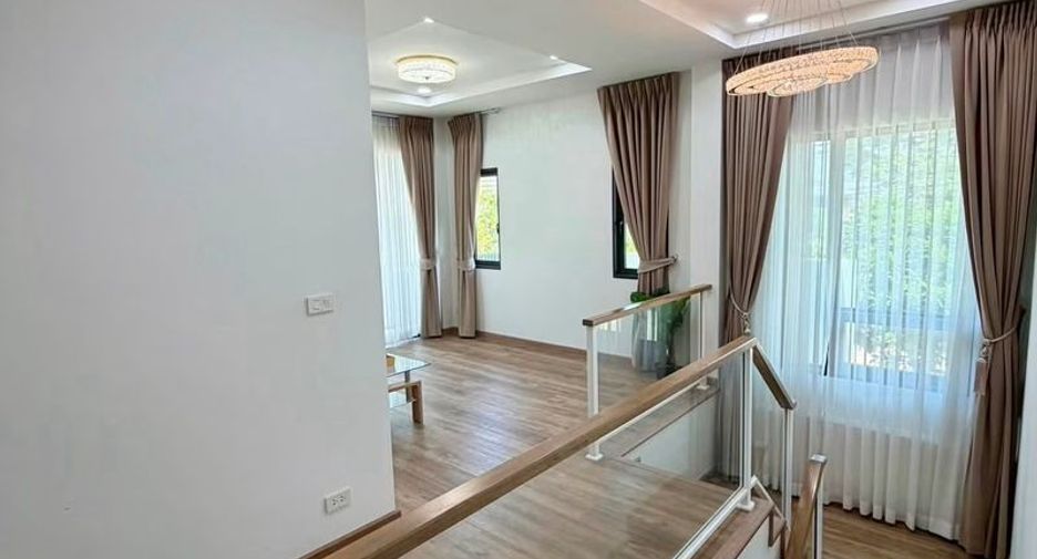 For rent and for sale 4 bedrooms house in Si Racha, Chonburi