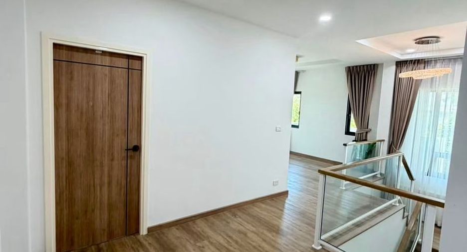 For rent and for sale 4 bedrooms house in Si Racha, Chonburi