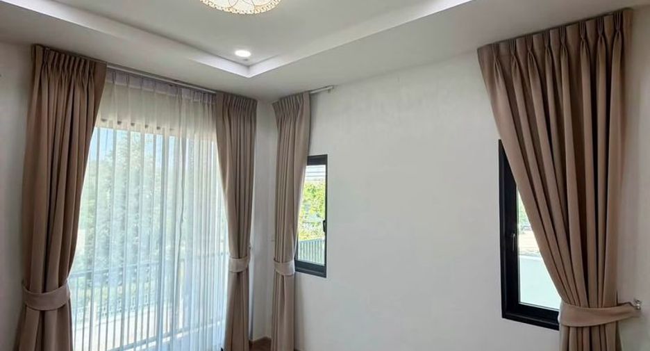 For rent and for sale 4 bedrooms house in Si Racha, Chonburi