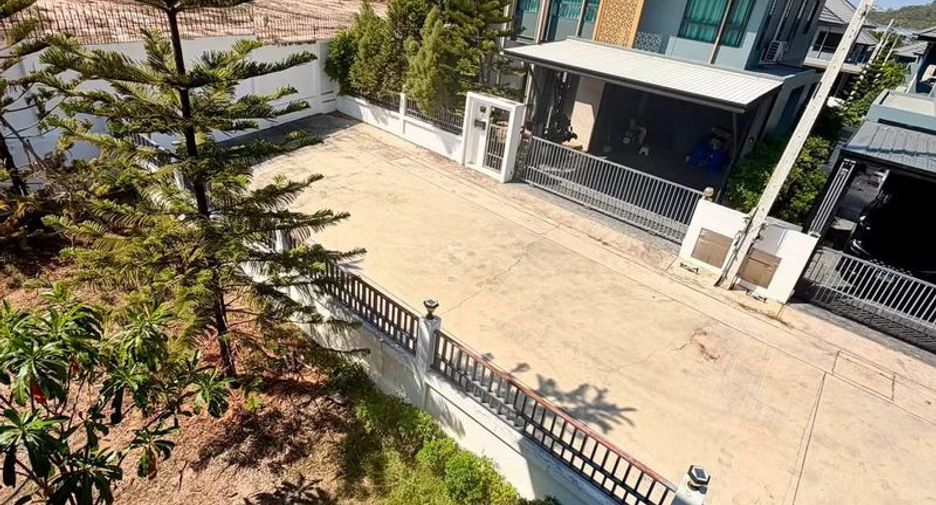 For rent and for sale 4 bedrooms house in Si Racha, Chonburi