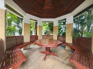 À louer 8 chambres villa à Bang Lamung, Chonburi