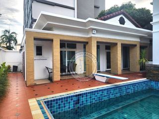 À louer 8 chambres villa à Bang Lamung, Chonburi
