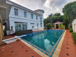 À louer 8 chambres villa à Bang Lamung, Chonburi
