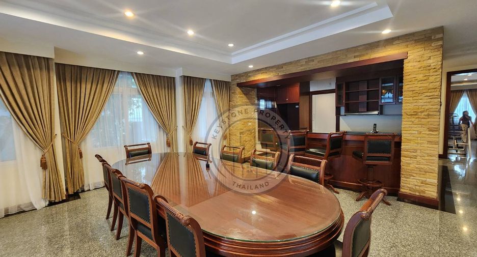 For rent 8 bedrooms villa in Bang Lamung, Chonburi