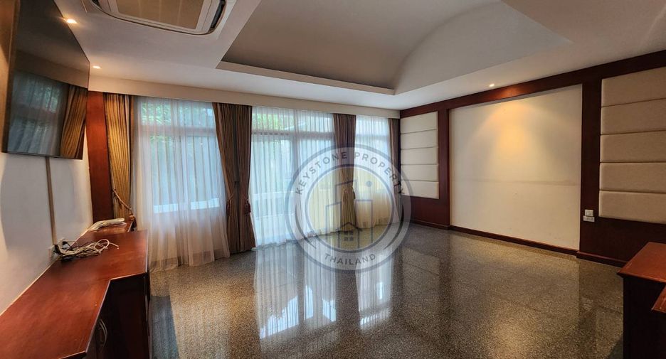 For rent 8 bedrooms villa in Bang Lamung, Chonburi