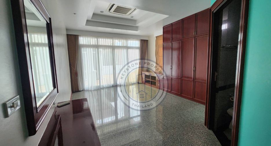 For rent 8 bedrooms villa in Bang Lamung, Chonburi