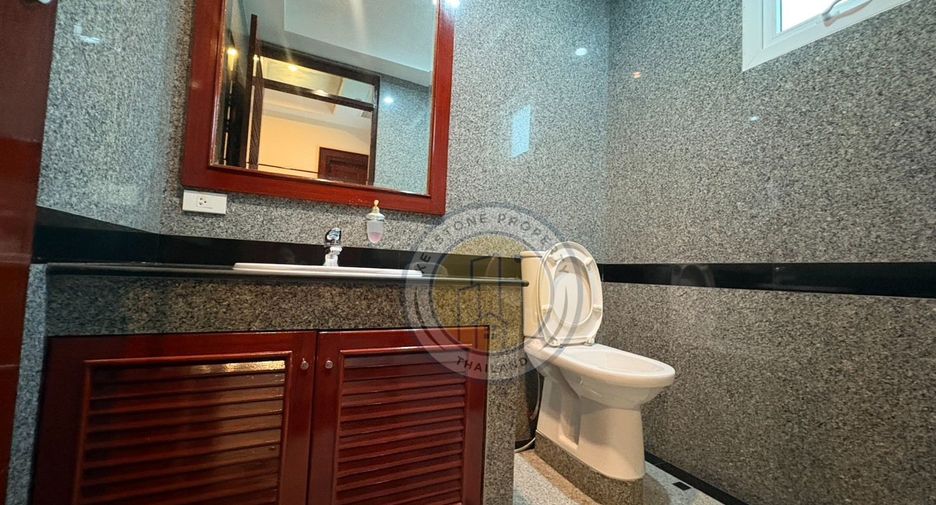 For rent 8 bedrooms villa in Bang Lamung, Chonburi