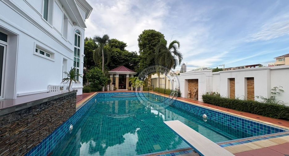 For rent 8 bedrooms villa in Bang Lamung, Chonburi