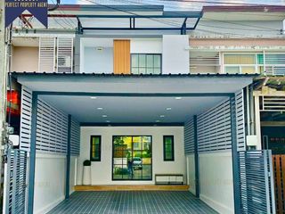 Reihenhaus zum Kauf mit 3 Zimmer in Khan Na Yao, Bangkok
