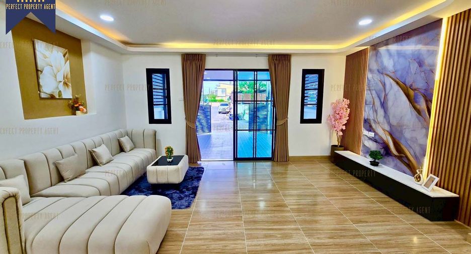 Reihenhaus zum Kauf mit 3 Zimmer in Khan Na Yao, Bangkok
