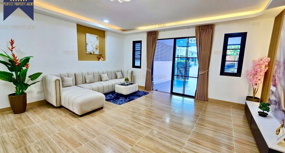 Reihenhaus zum Kauf mit 3 Zimmer in Khan Na Yao, Bangkok