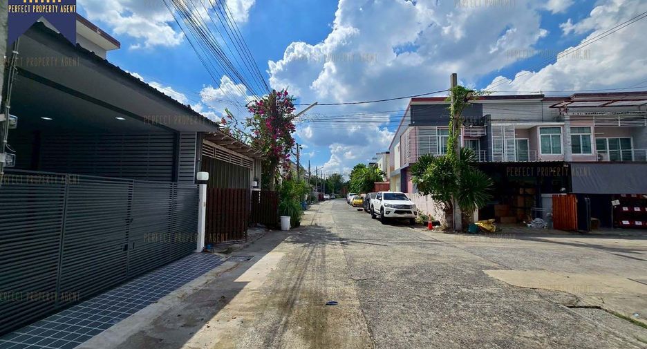 Reihenhaus zum Kauf mit 3 Zimmer in Khan Na Yao, Bangkok
