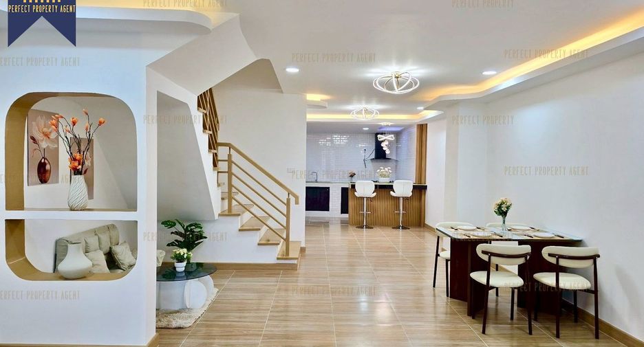 Reihenhaus zum Kauf mit 3 Zimmer in Khan Na Yao, Bangkok