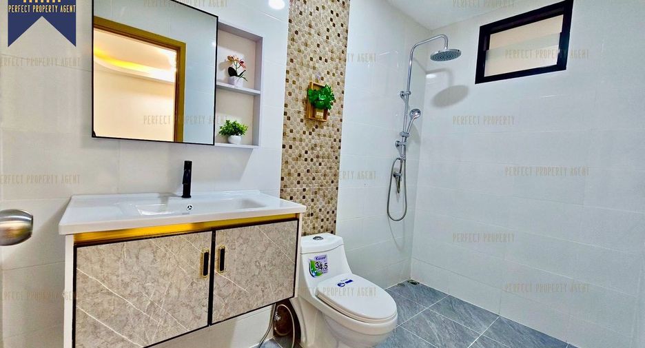 Reihenhaus zum Kauf mit 3 Zimmer in Khan Na Yao, Bangkok