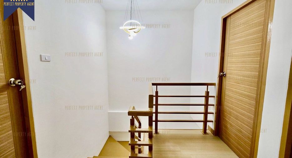 Reihenhaus zum Kauf mit 3 Zimmer in Khan Na Yao, Bangkok