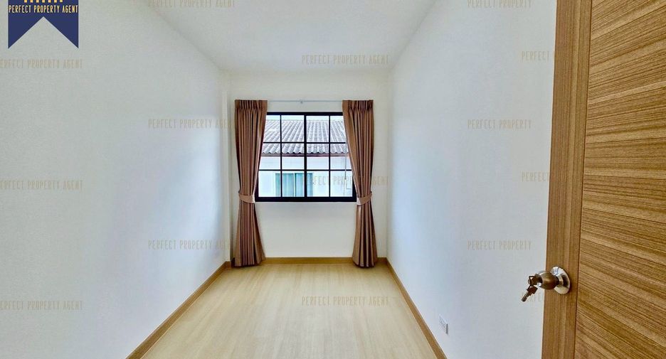 Reihenhaus zum Kauf mit 3 Zimmer in Khan Na Yao, Bangkok