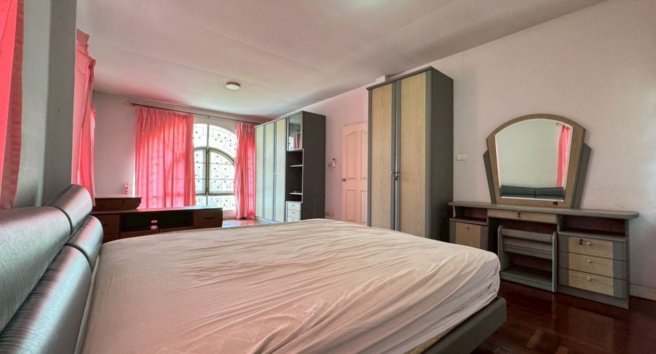For sale 3 bedrooms house in Bang Khen, Bangkok
