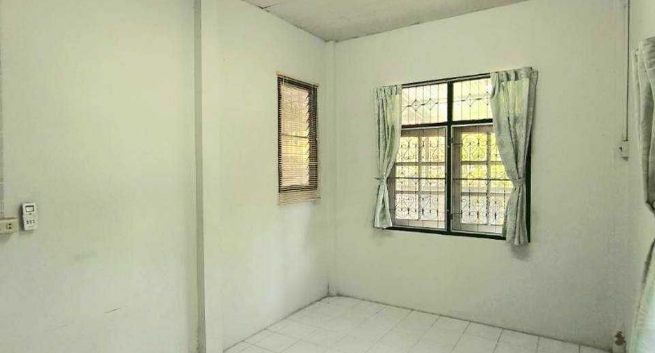 Casa adosada en venta de 2 habitaciones en Phutthamonthon, Nakhon Pathom