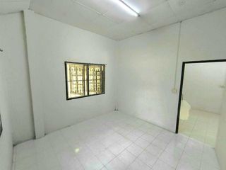 Casa adosada en venta de 2 habitaciones en Phutthamonthon, Nakhon Pathom