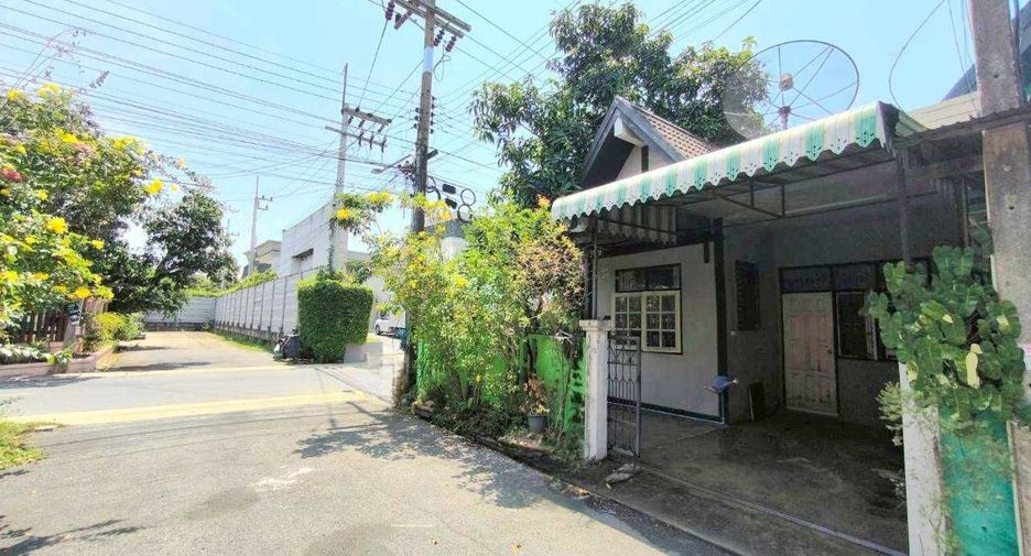 Casa adosada en venta de 2 habitaciones en Phutthamonthon, Nakhon Pathom