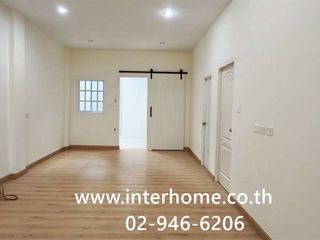 For rent 4 bedrooms townhouse in Bang Sue, Bangkok