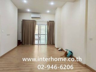 For rent 4 bedrooms townhouse in Bang Sue, Bangkok