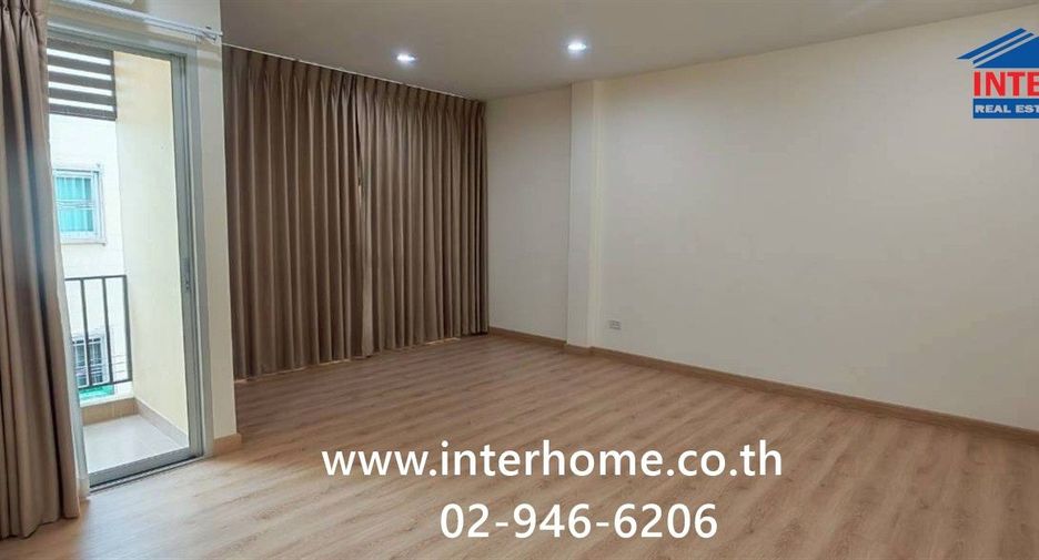 For rent 4 bedrooms townhouse in Bang Sue, Bangkok
