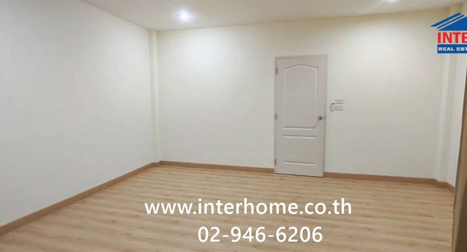 For rent 4 bedrooms townhouse in Bang Sue, Bangkok