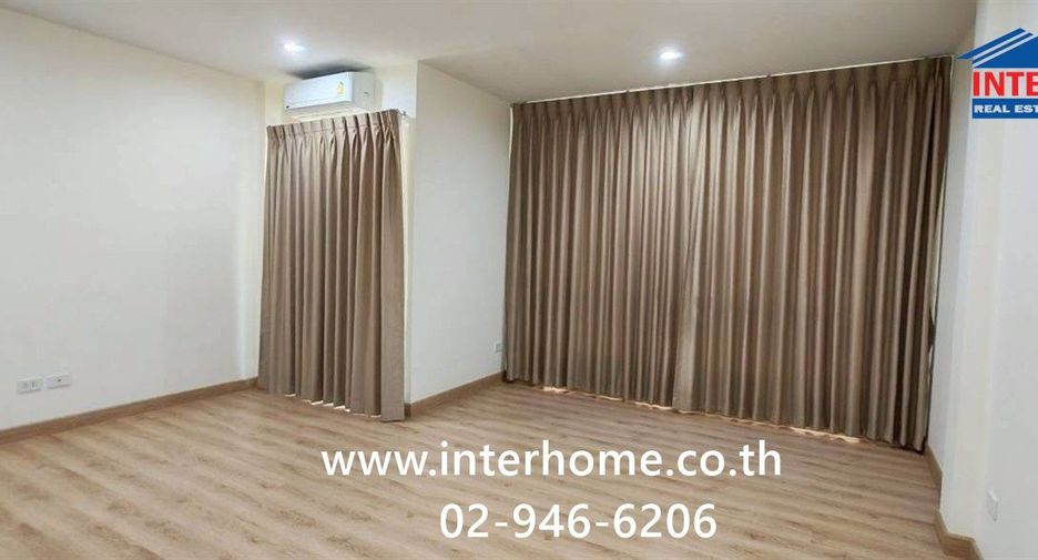 For rent 4 bedrooms townhouse in Bang Sue, Bangkok