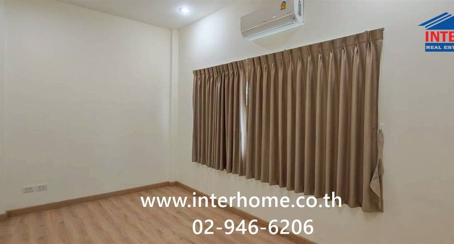For rent 4 bedrooms townhouse in Bang Sue, Bangkok