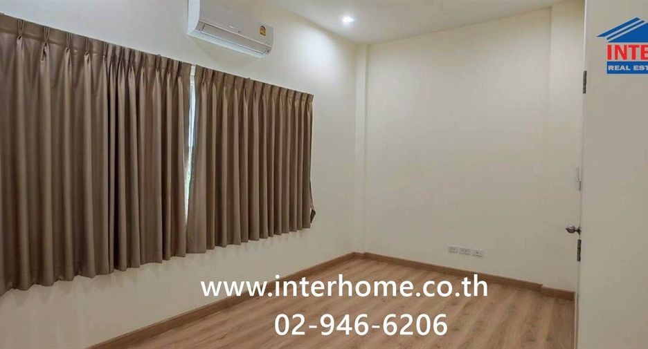 For rent 4 bedrooms townhouse in Bang Sue, Bangkok