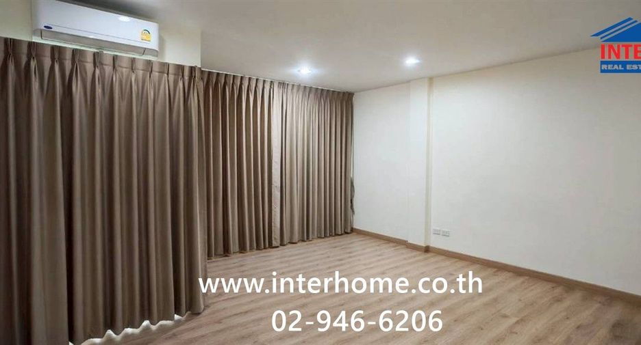 For rent 4 bedrooms townhouse in Bang Sue, Bangkok