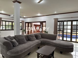 Haus zur Miete mit 5 Zimmer in Bang Lamung, Chonburi