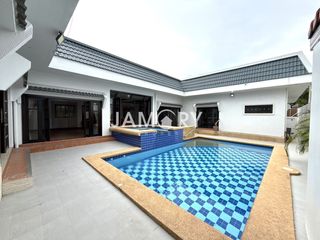 Haus zur Miete mit 5 Zimmer in Bang Lamung, Chonburi