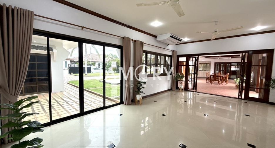Haus zur Miete mit 5 Zimmer in Bang Lamung, Chonburi